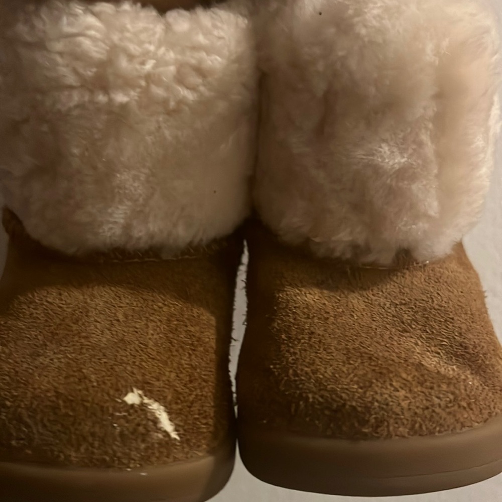 Ugg boots. Kids size 2-3.